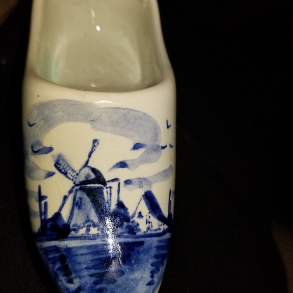 Delft Ceramic Dutch Shoes Ashtray Vicintage